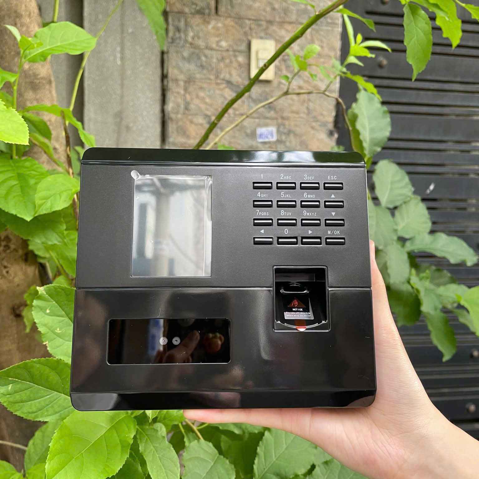 Máy chấm công Ronald Jack MB500vl có WIFI