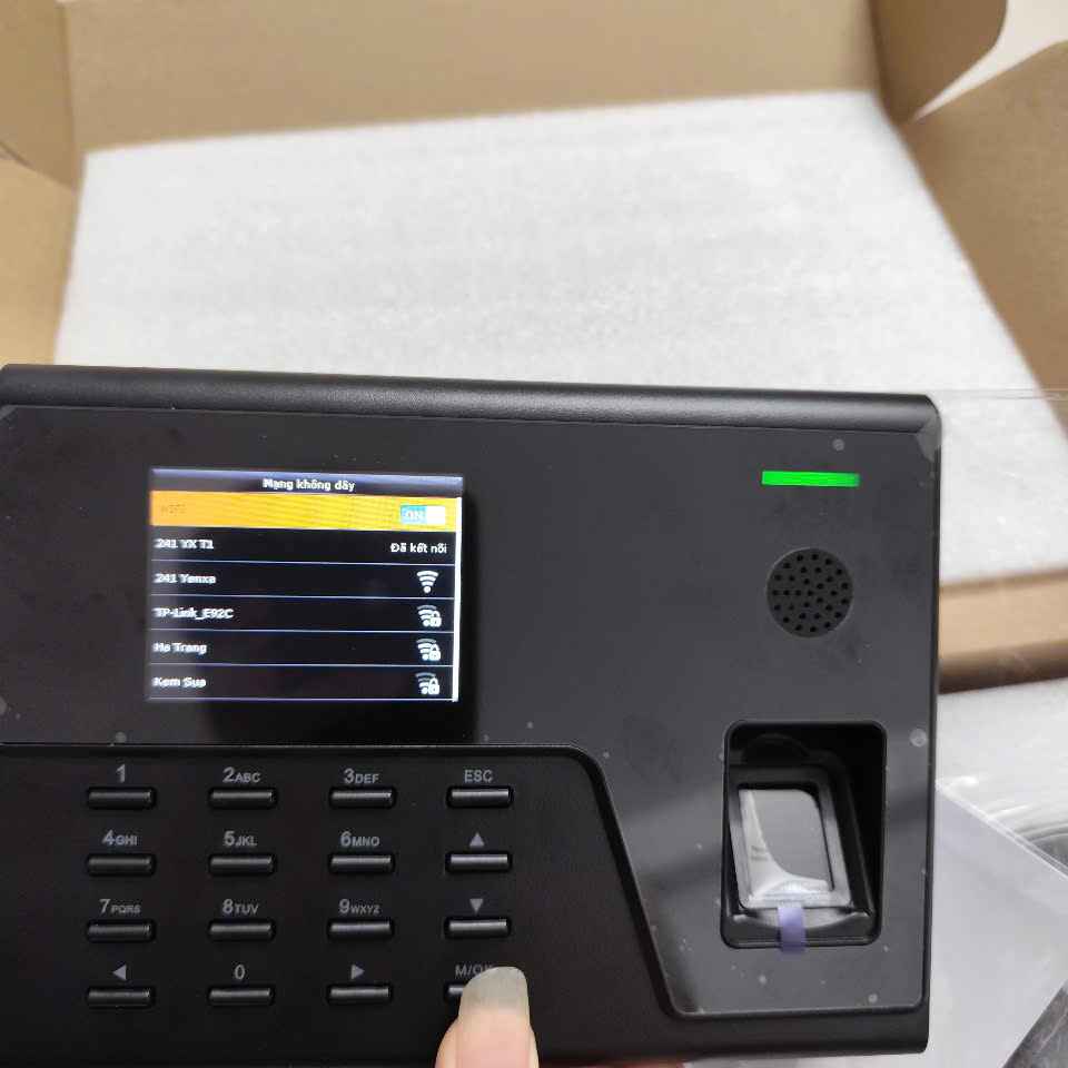 Máy chấm công Ronald Jack S88 ( có wifi + Pin lưu điện ) Máy chấm công Ronald Jack S88 ( có wifi + Pin lưu điện )