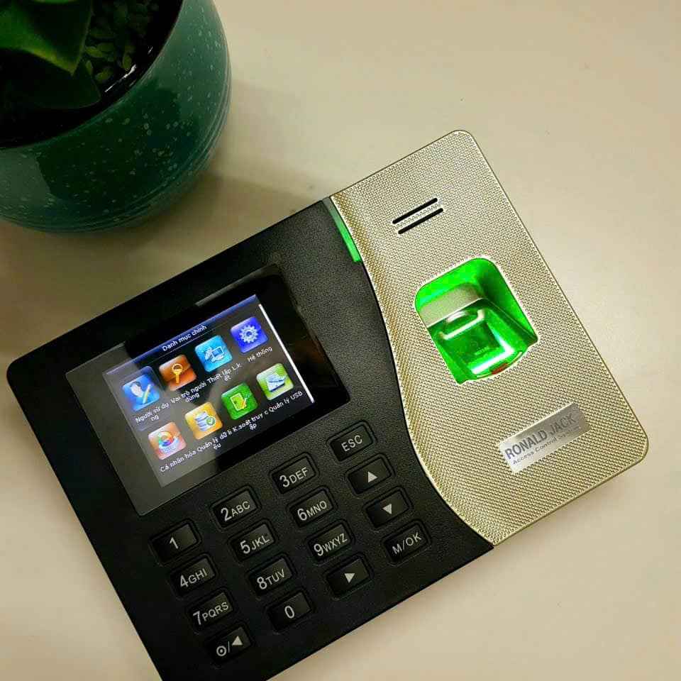 Máy chấm công vân tay Ronald Jack RJ800