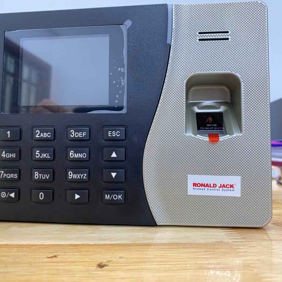 Máy chấm công vân tay Ronald Jack RJ800