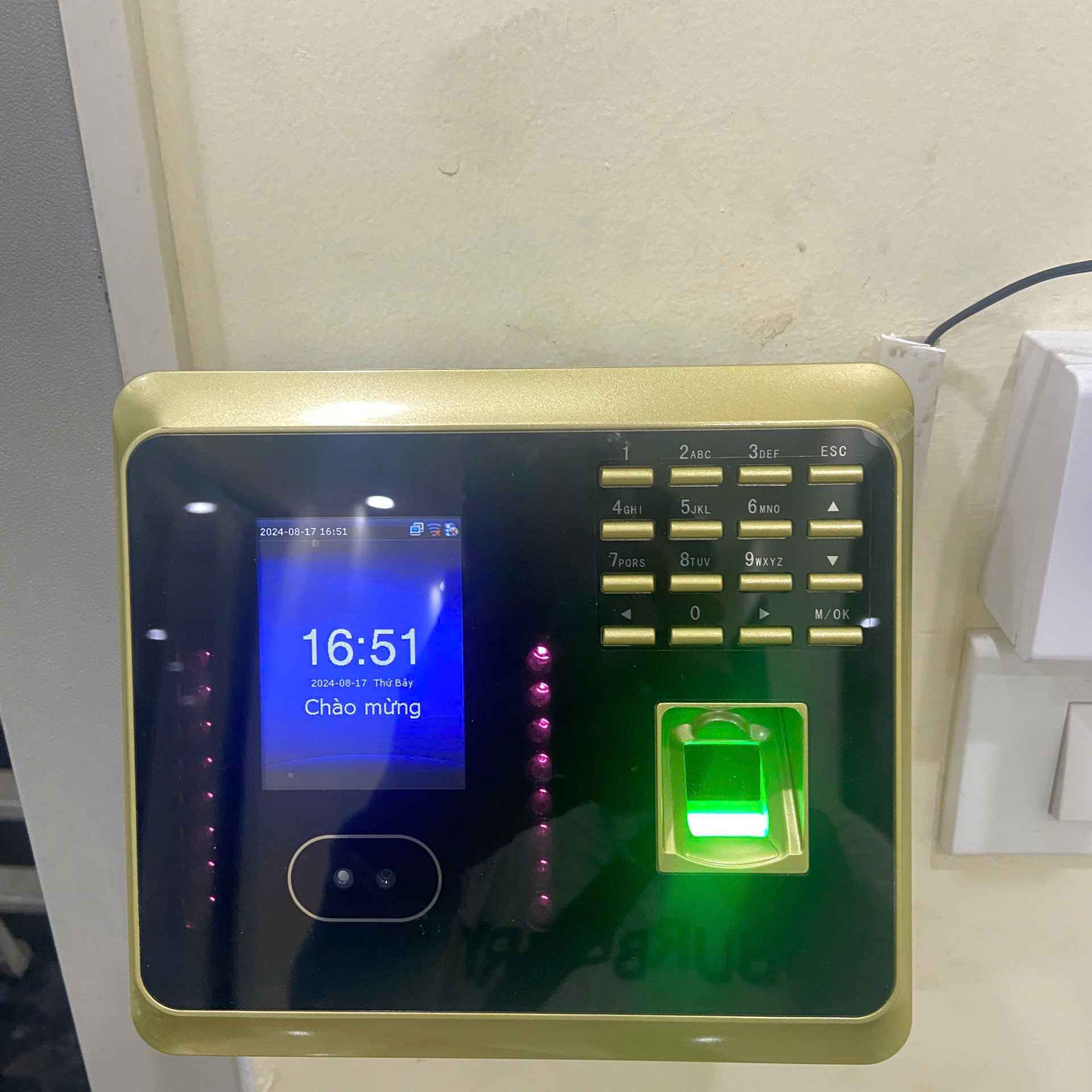 Máy chấm công khuôn mặt Ronald Jack 1000Plus